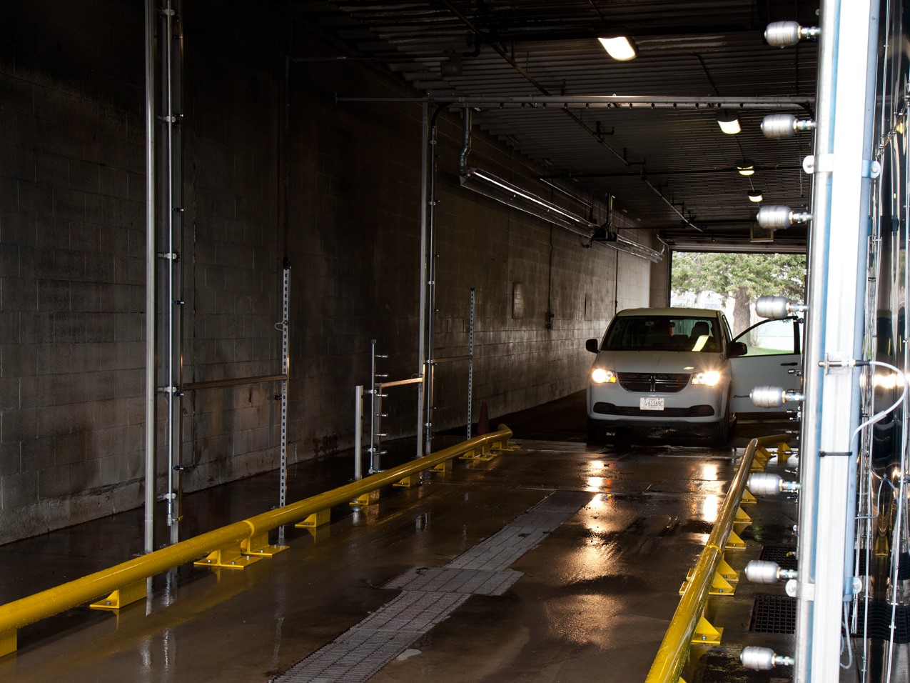 Profiling of the vehicle in the wash bay